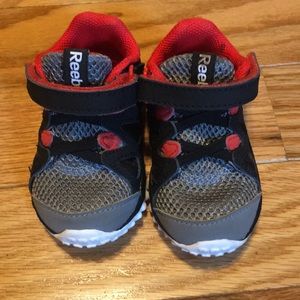Reebok baby/toddler shoes size 4